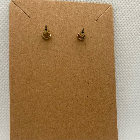 NWOT Forever 21 Gold Floral Stud Earrings - Picture 3 of 3